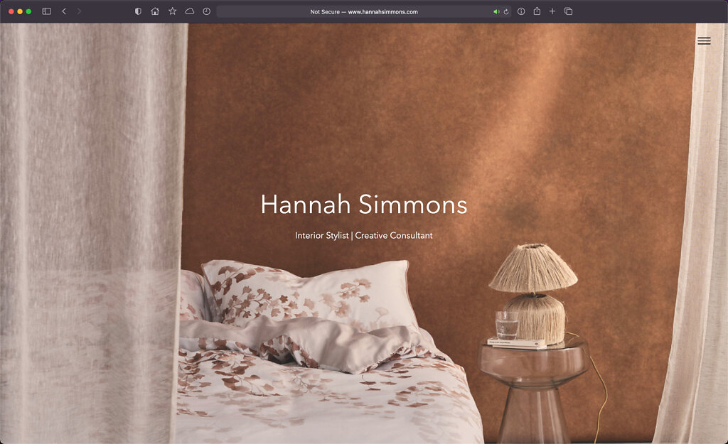 Hannah-Simmons-02.jpg